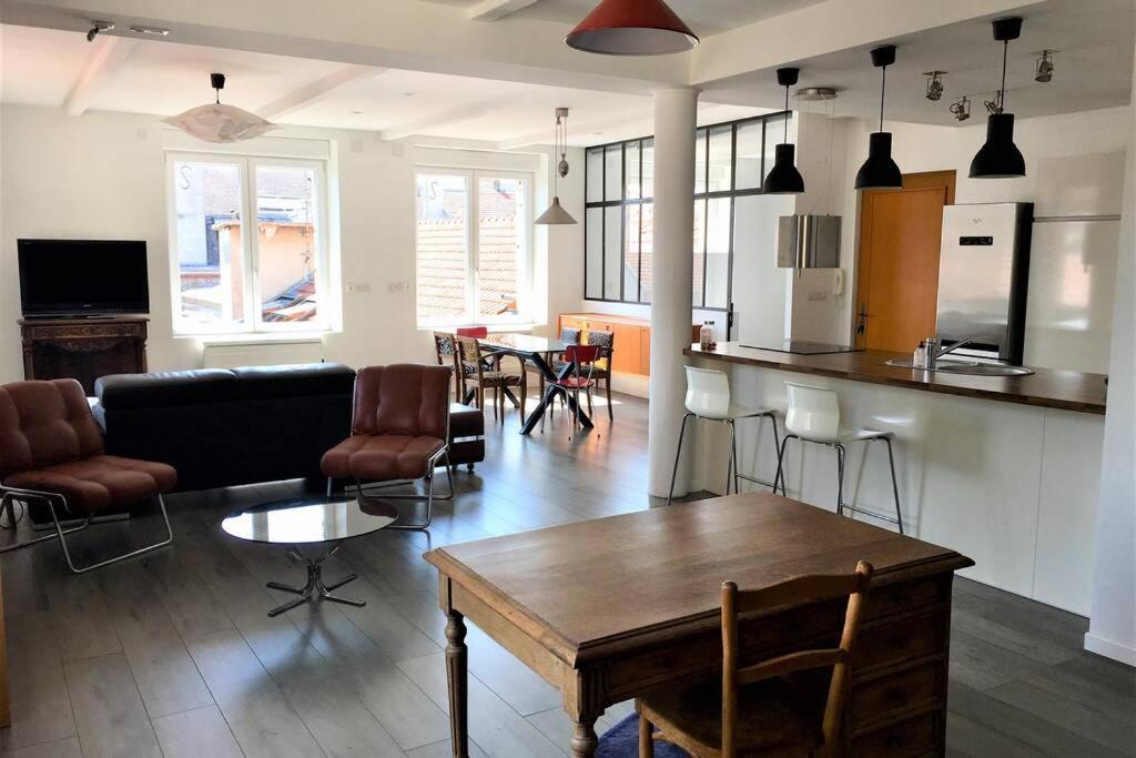 Superbe Loft 100M2 Proche Cathedrale Avec Parking Apartment Reims Exterior foto